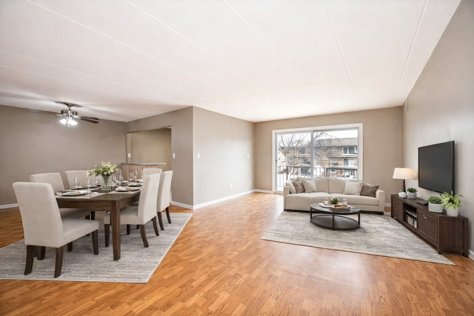 9430 Greenbriar Drive #2H, Hickory Hills, IL 60457