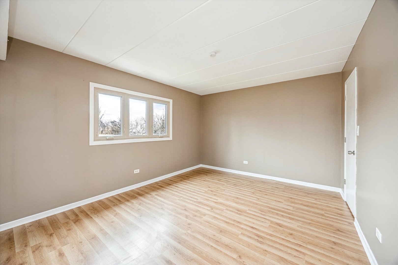 9430 Greenbriar Drive #2H, Hickory Hills, IL 60457