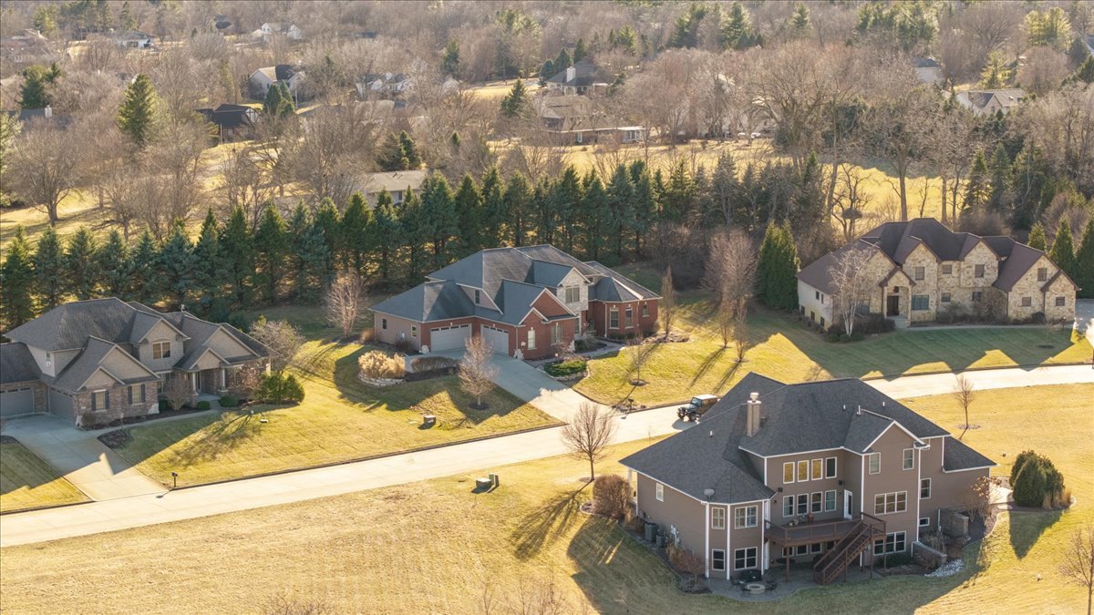 9580 Janel Drive, Bloomington, IL 61705