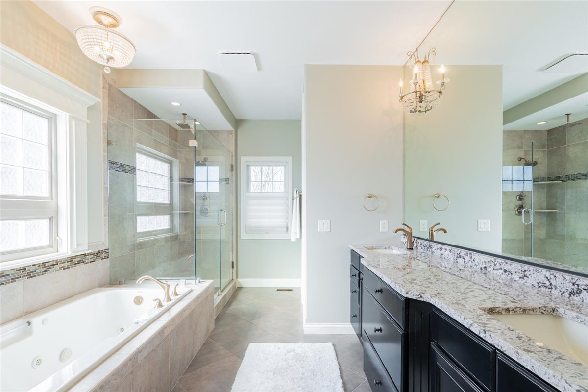 9580 Janel Drive, Bloomington, IL 61705