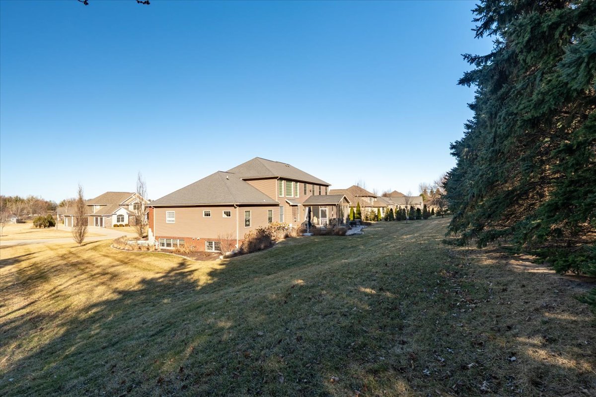 9580 Janel Drive, Bloomington, IL 61705