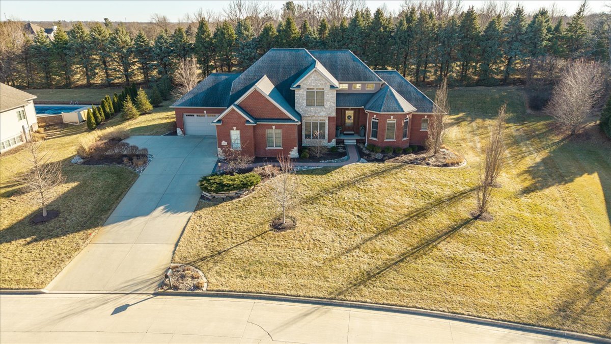 9580 Janel Drive, Bloomington, IL 61705