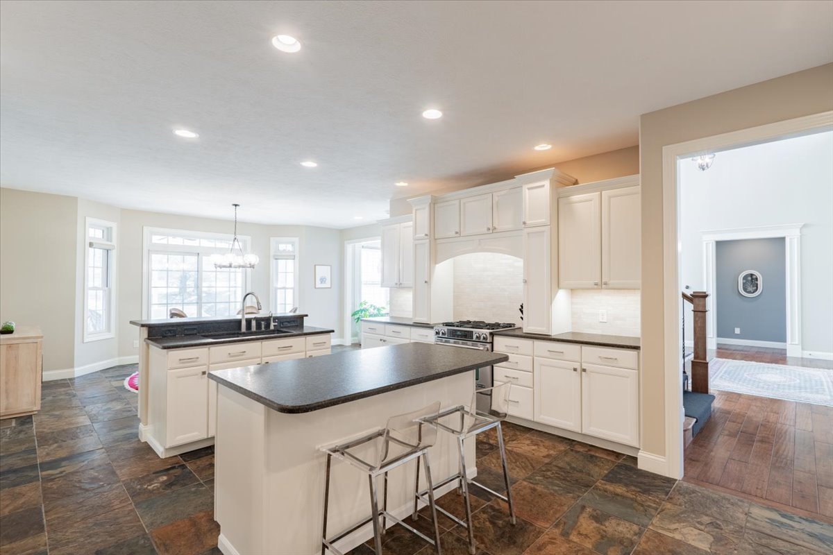 9580 Janel Drive, Bloomington, IL 61705