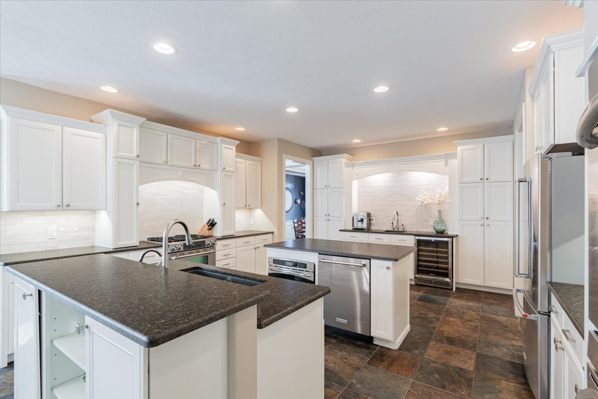 9580 Janel Drive, Bloomington, IL 61705