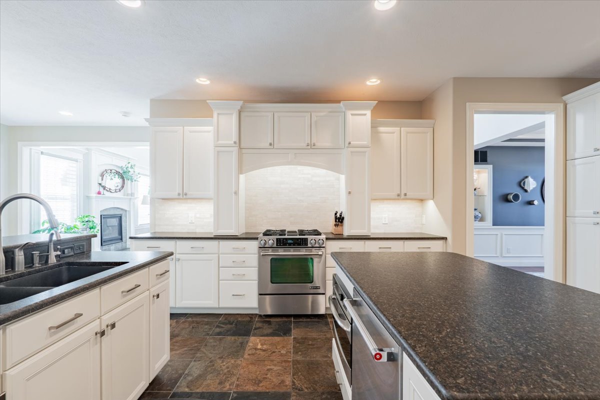 9580 Janel Drive, Bloomington, IL 61705