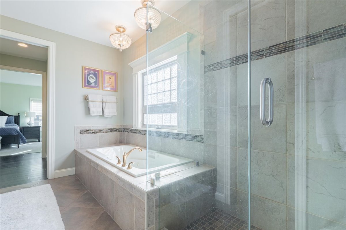 9580 Janel Drive, Bloomington, IL 61705