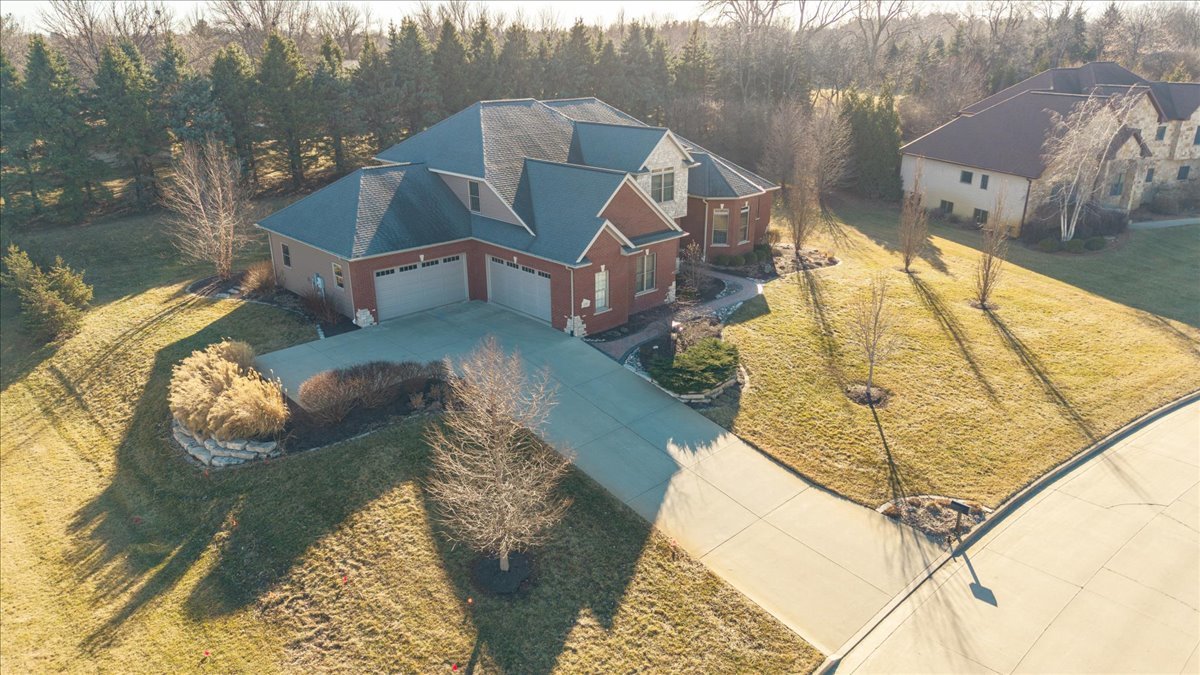 9580 Janel Drive, Bloomington, IL 61705