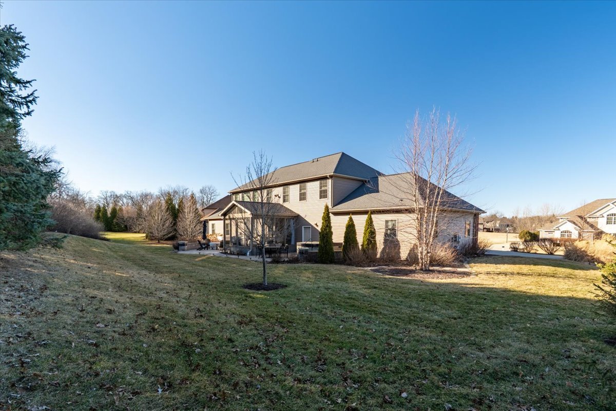 9580 Janel Drive, Bloomington, IL 61705