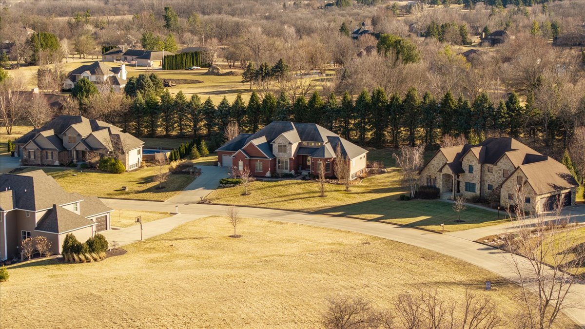 9580 Janel Drive, Bloomington, IL 61705