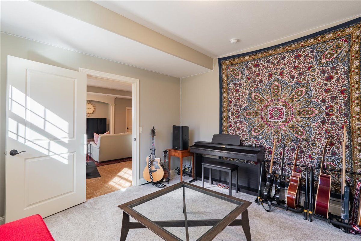 9580 Janel Drive, Bloomington, IL 61705