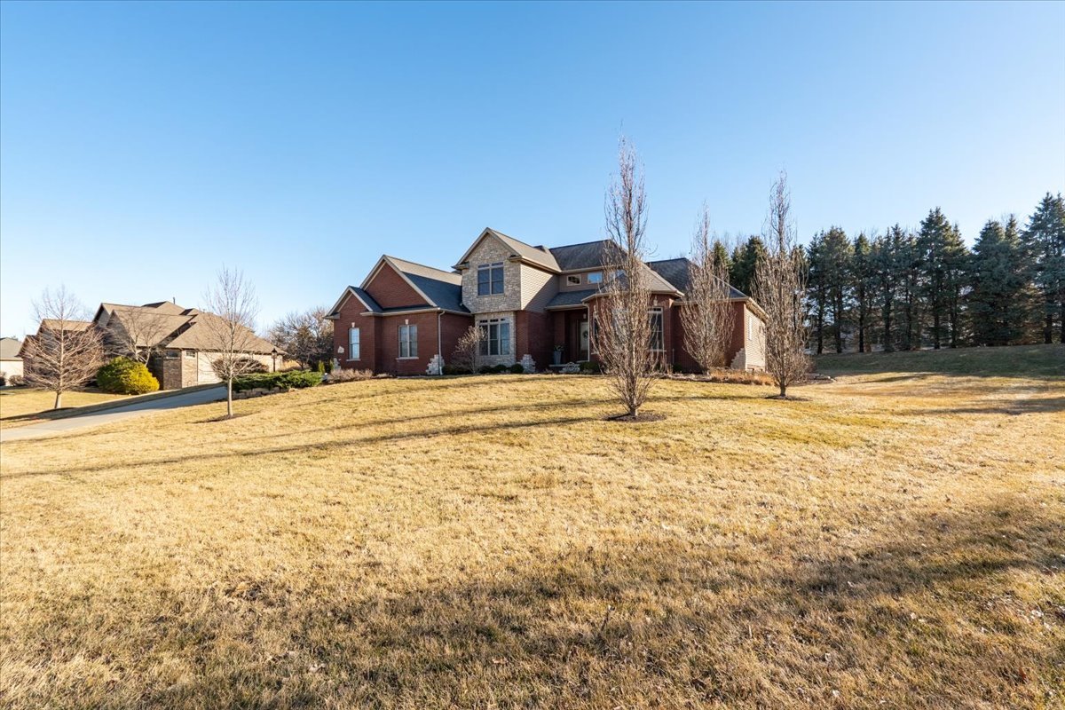 9580 Janel Drive, Bloomington, IL 61705