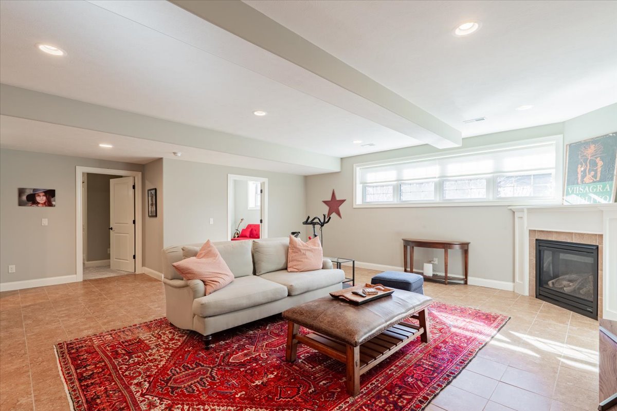 9580 Janel Drive, Bloomington, IL 61705