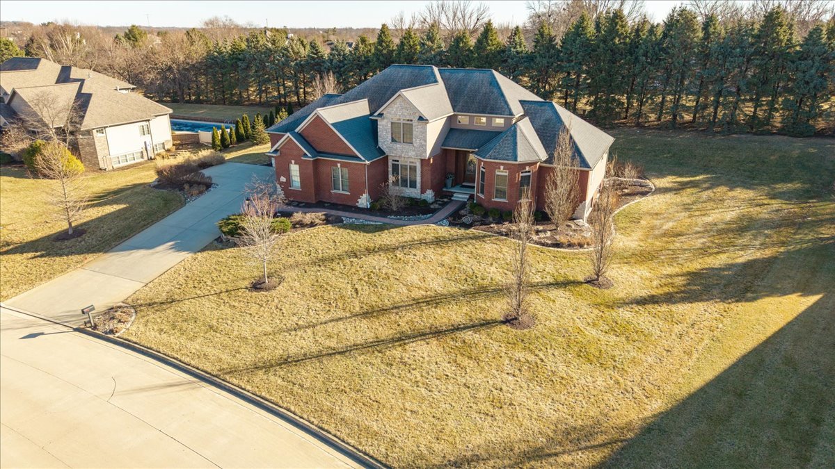 9580 Janel Drive, Bloomington, IL 61705