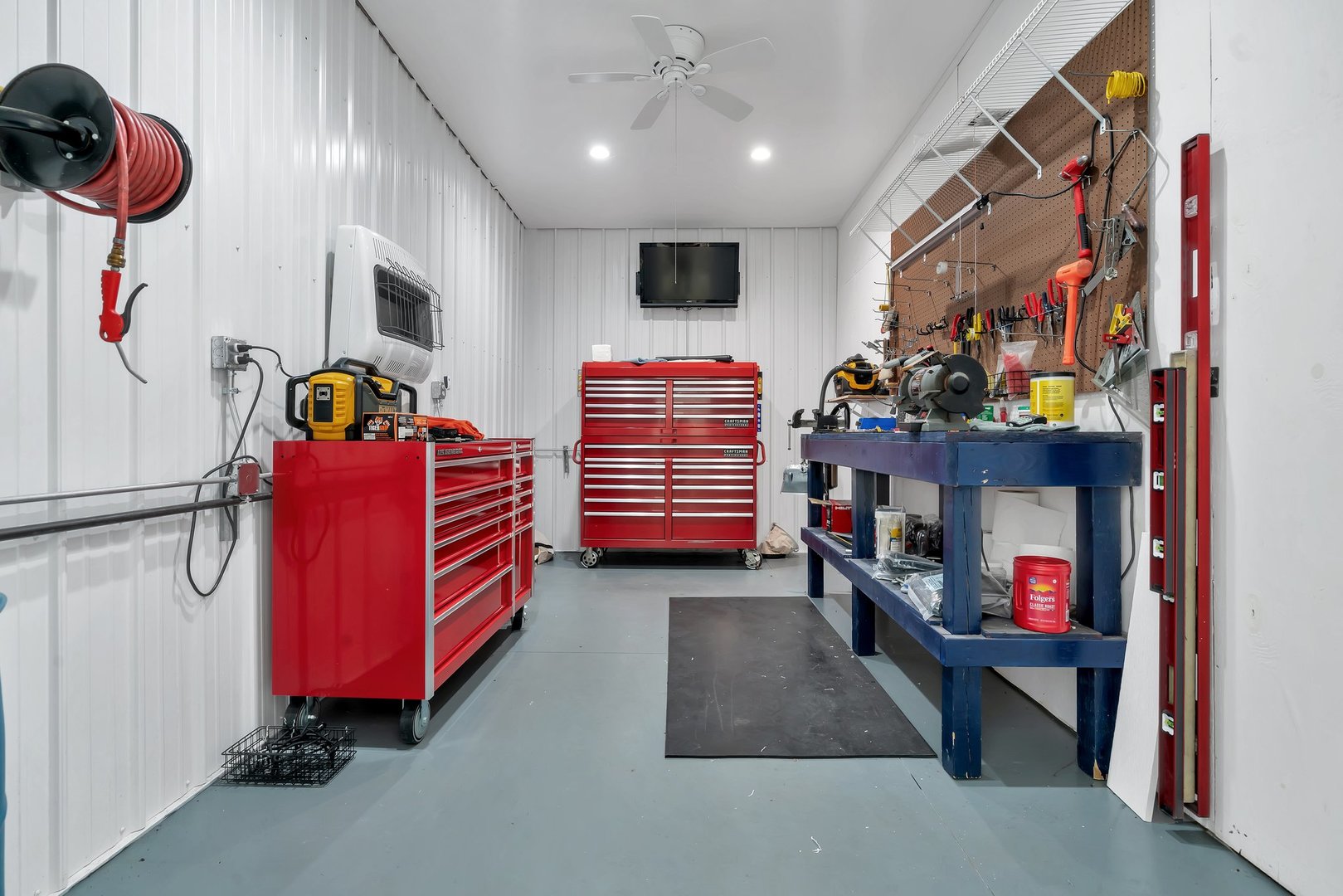 10739 E 3200 North Road, Blackstone, IL 61313