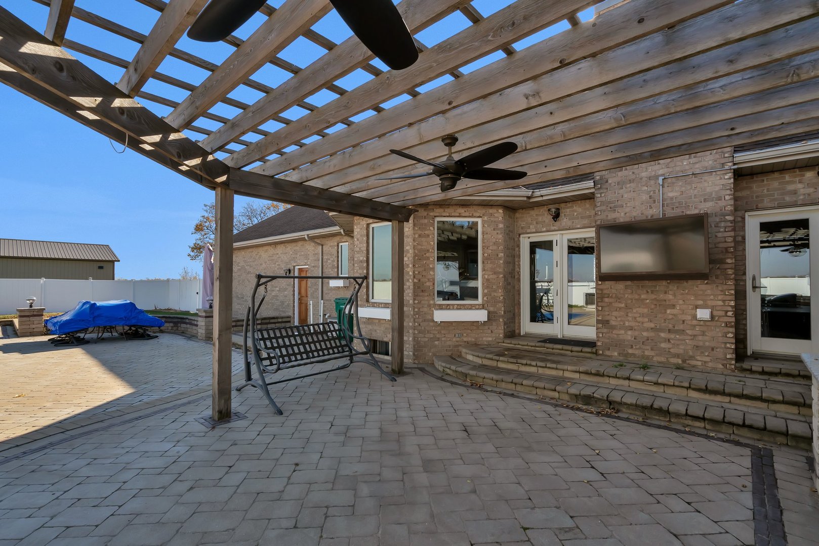 10739 E 3200 North Road, Blackstone, IL 61313