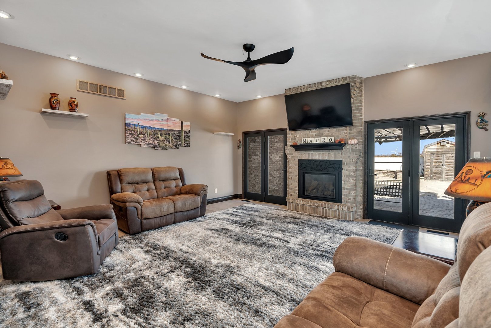 10739 E 3200 North Road, Blackstone, IL 61313