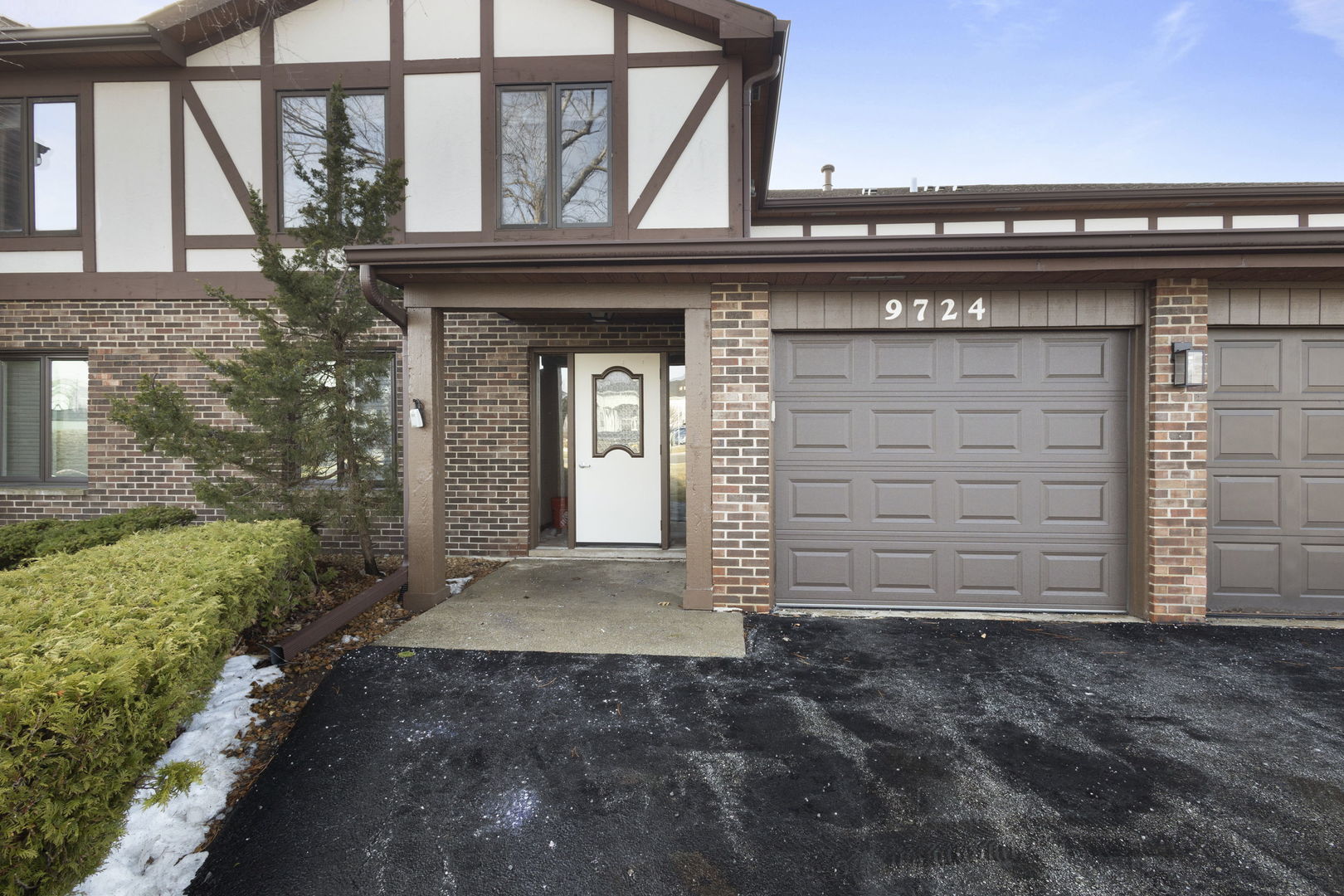 9724 W Creek Road #E2, Palos Park, IL 60464