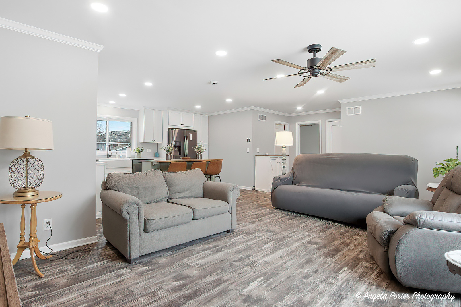 2022 Woodlane Drive, Lindenhurst, IL 60046