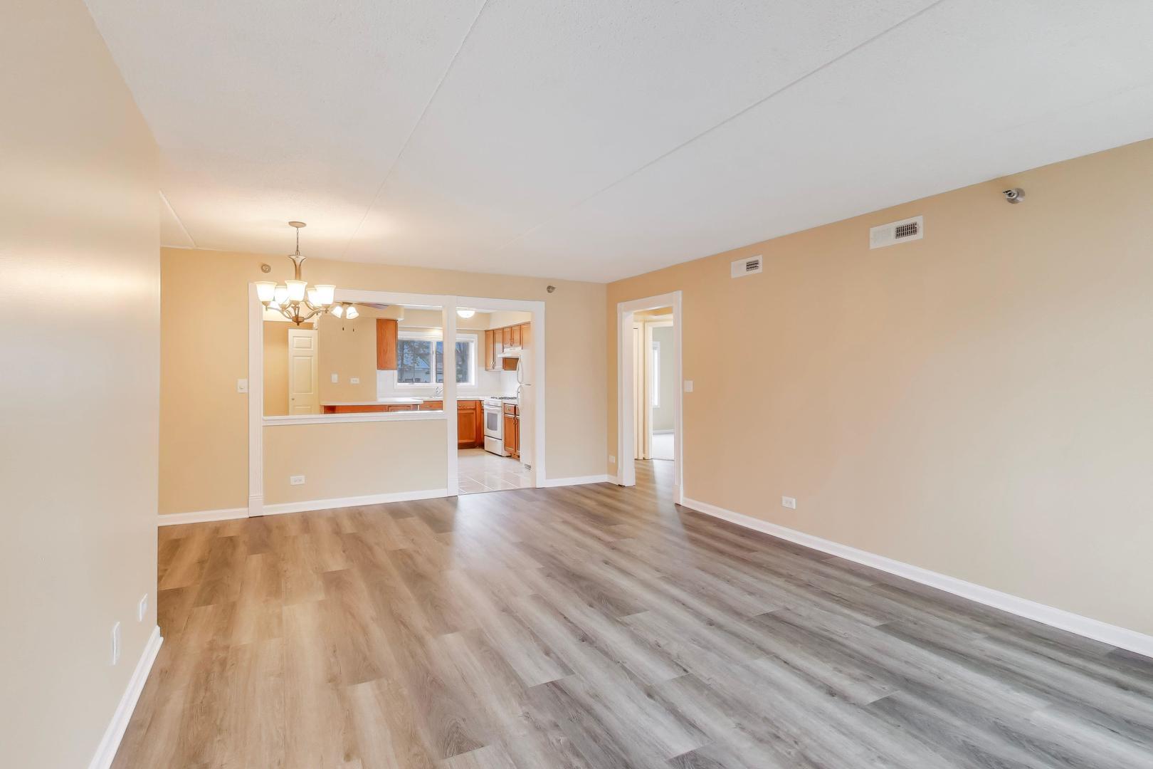 110 Day Street #101, Bloomingdale, IL 60108