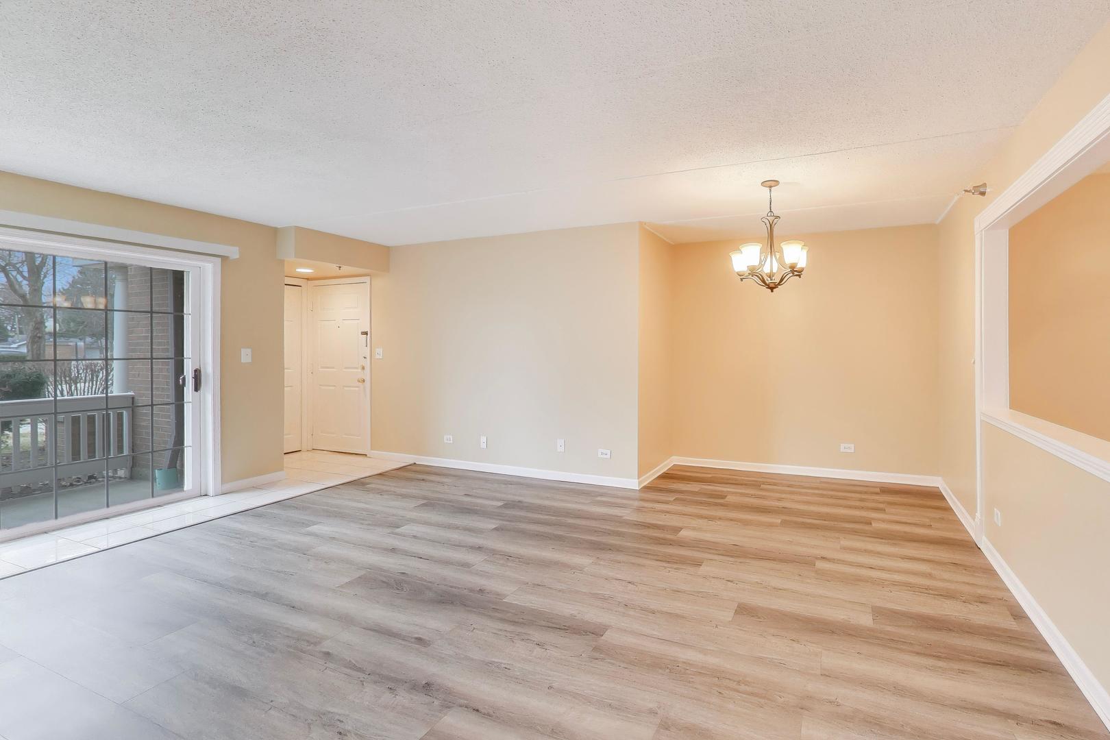 110 Day Street #101, Bloomingdale, IL 60108