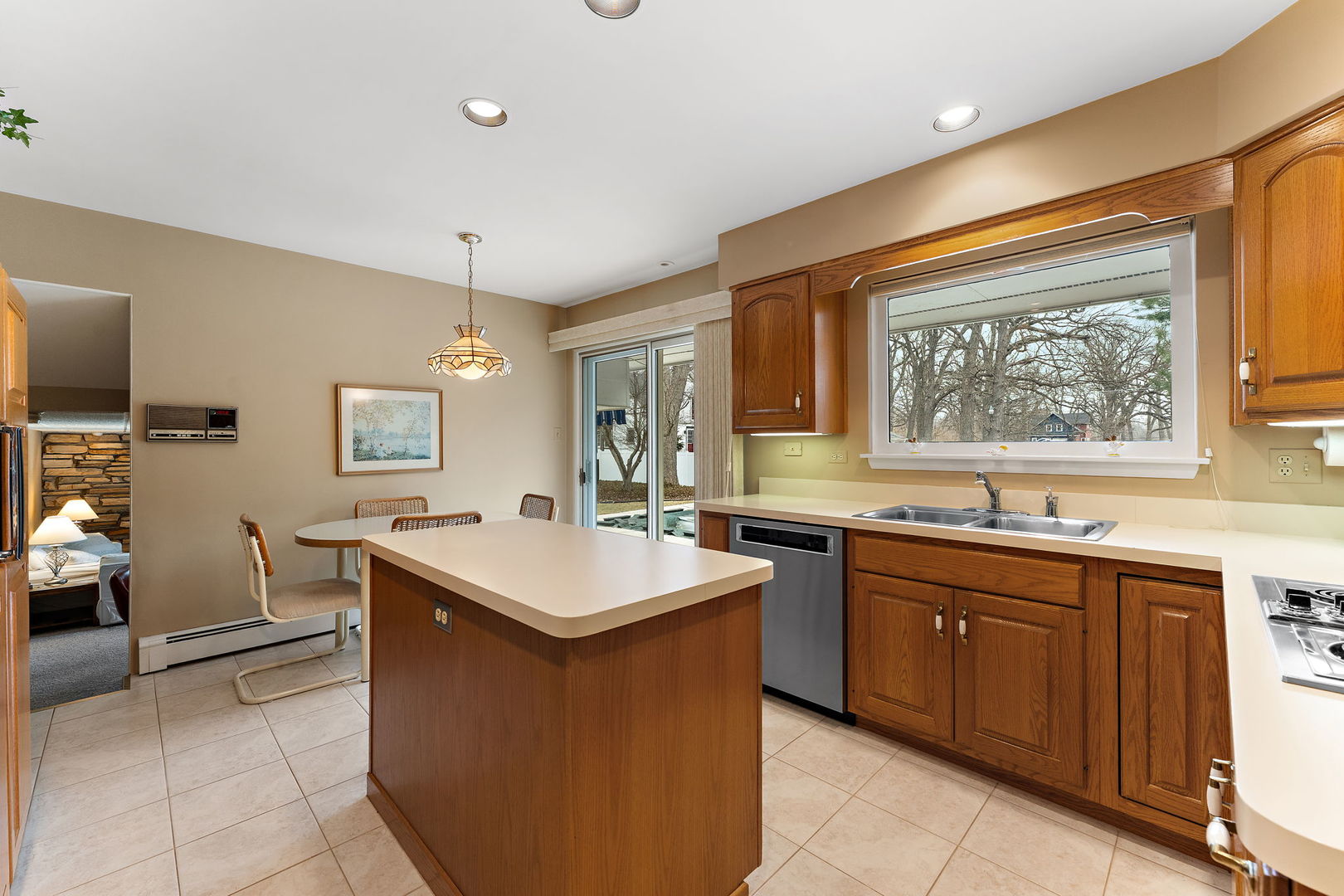 18655 Oakwood Avenue, Lansing, IL 60438