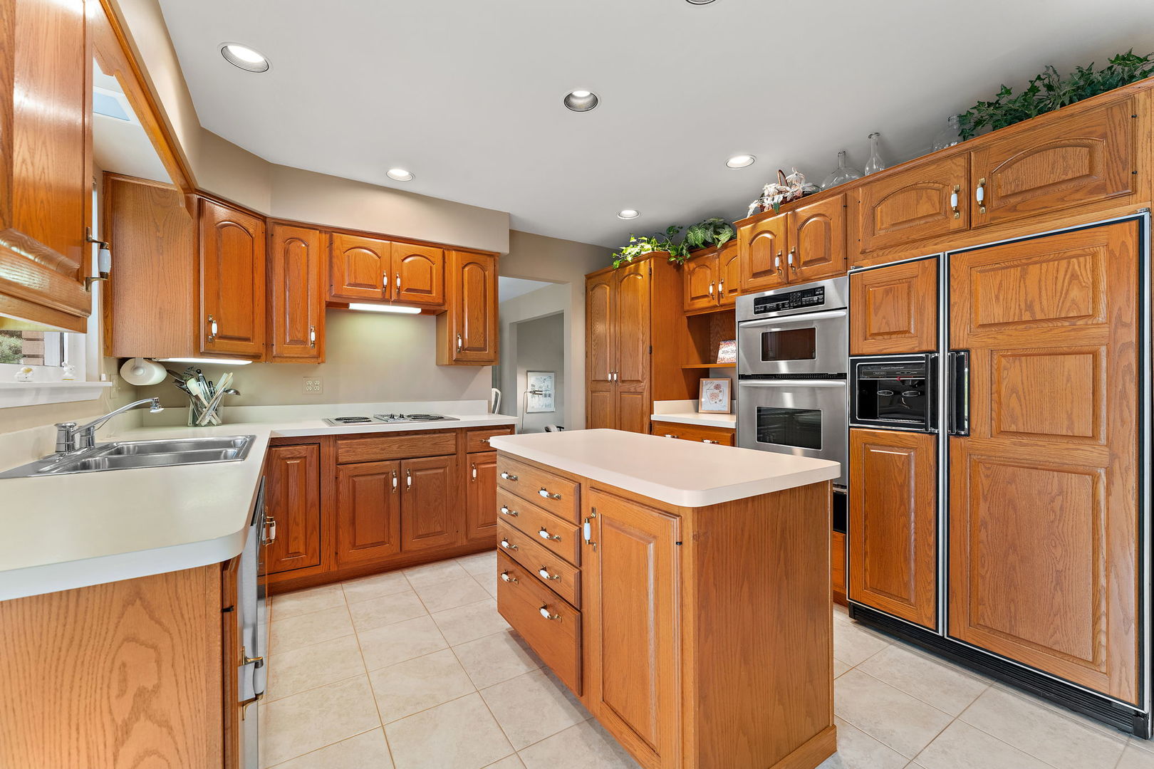 18655 Oakwood Avenue, Lansing, IL 60438