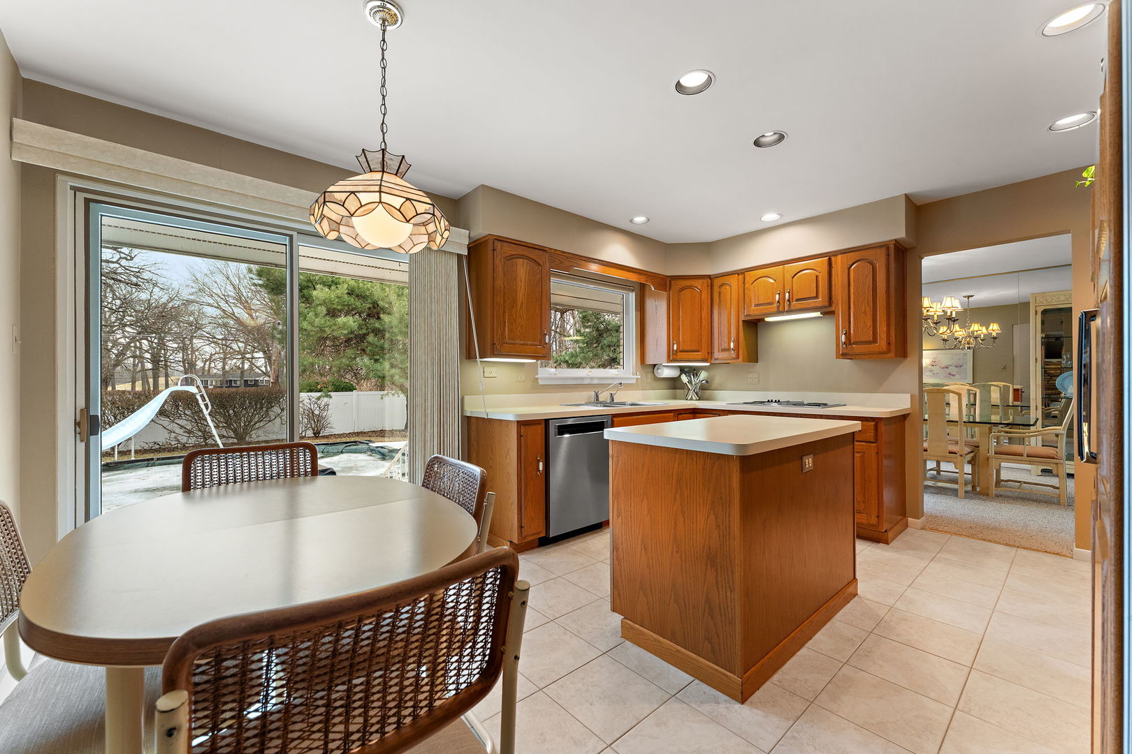 18655 Oakwood Avenue, Lansing, IL 60438