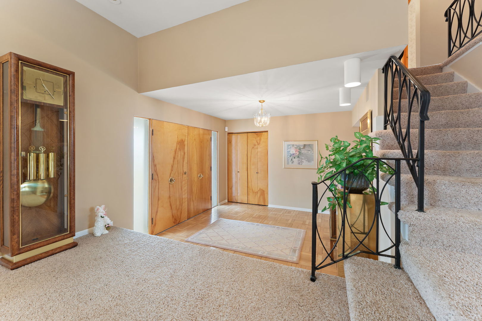 18655 Oakwood Avenue, Lansing, IL 60438