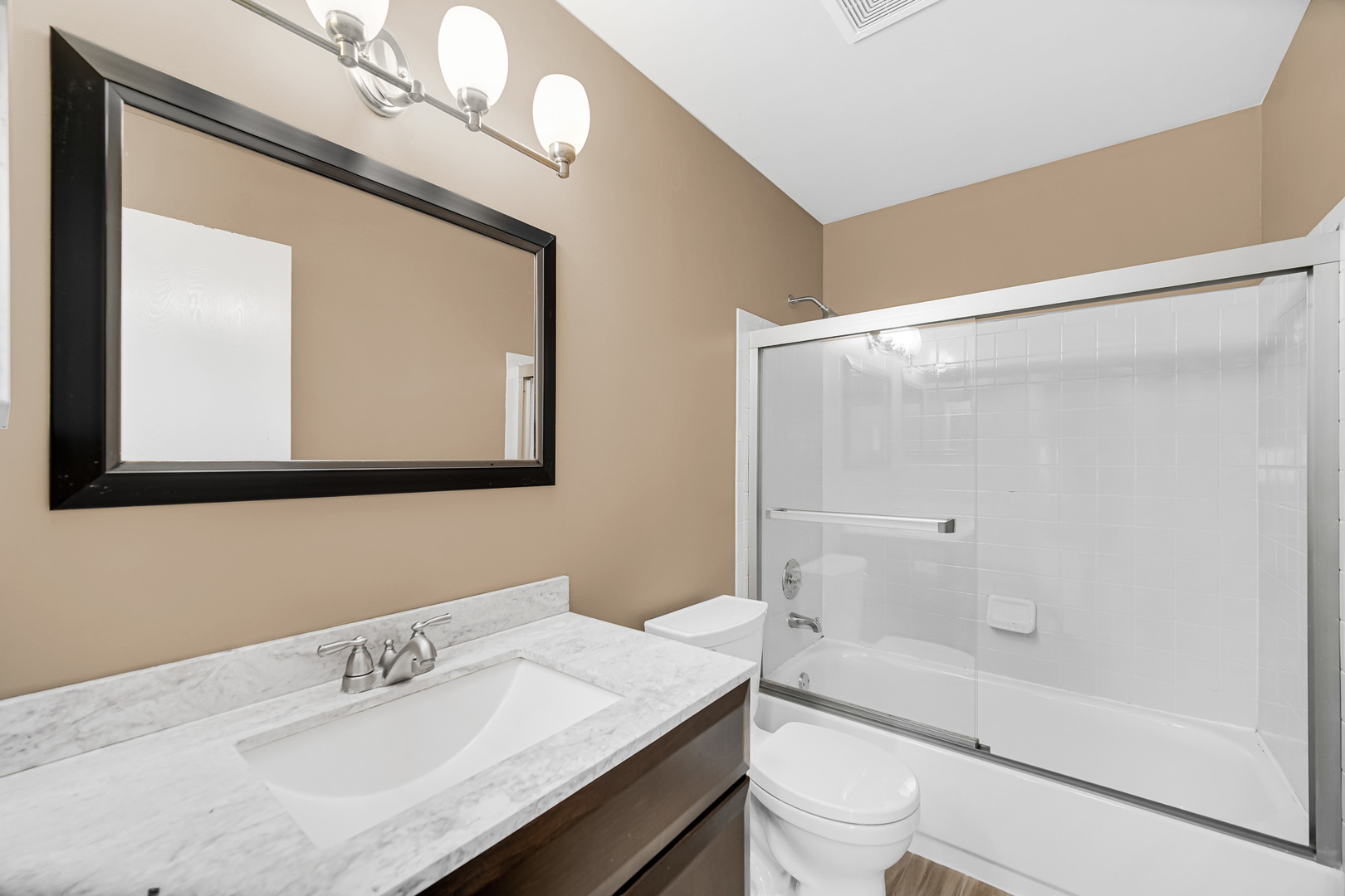 370 Wilmington Drive #D2, Bartlett, IL 60103