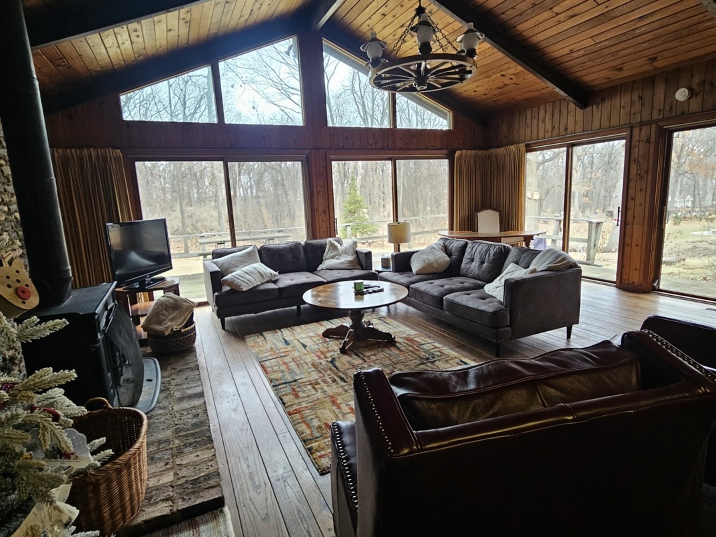 3700 Woodland Lane, Downers Grove, IL 60515