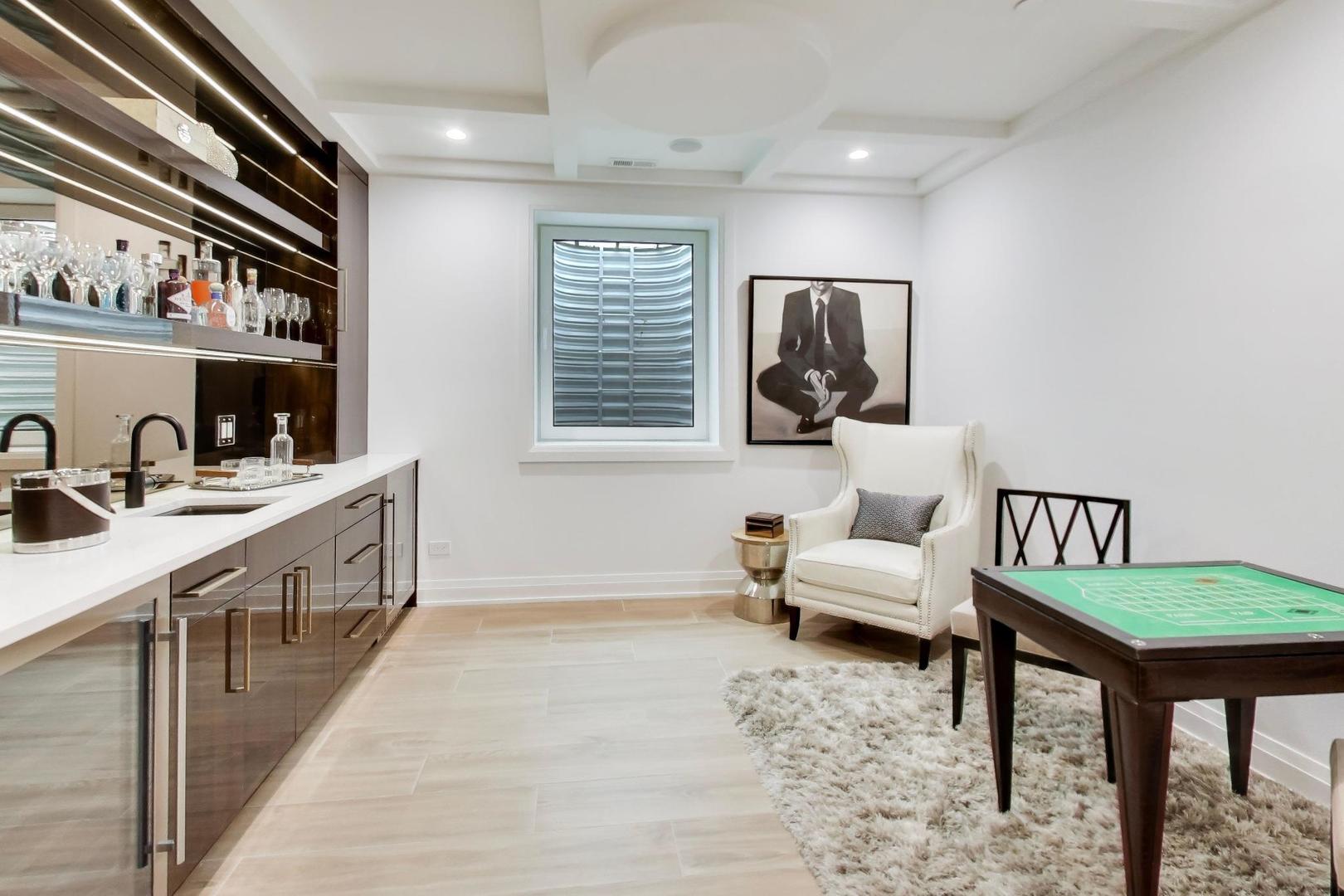 1234 S Western Avenue, Park Ridge, IL 60068