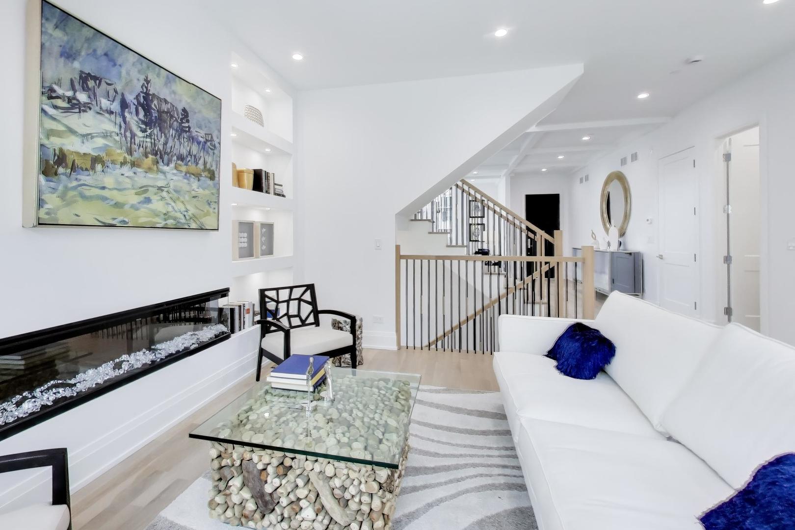 1234 S Western Avenue, Park Ridge, IL 60068