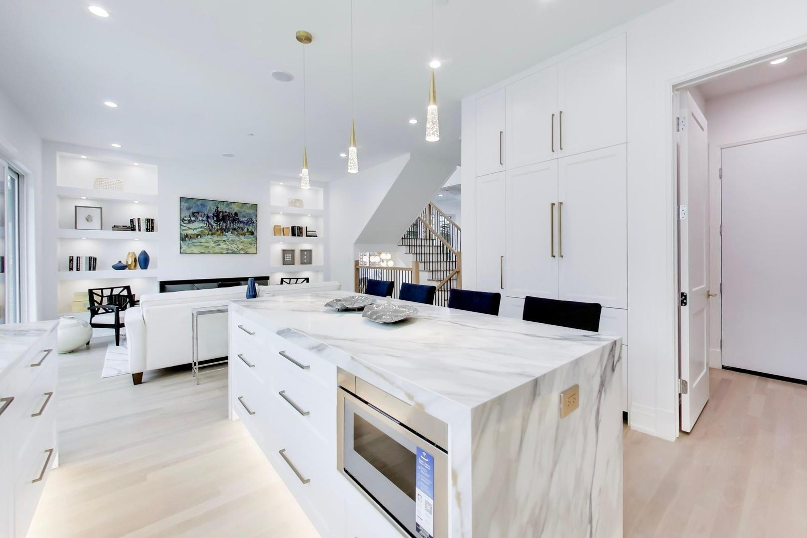 1234 S Western Avenue, Park Ridge, IL 60068