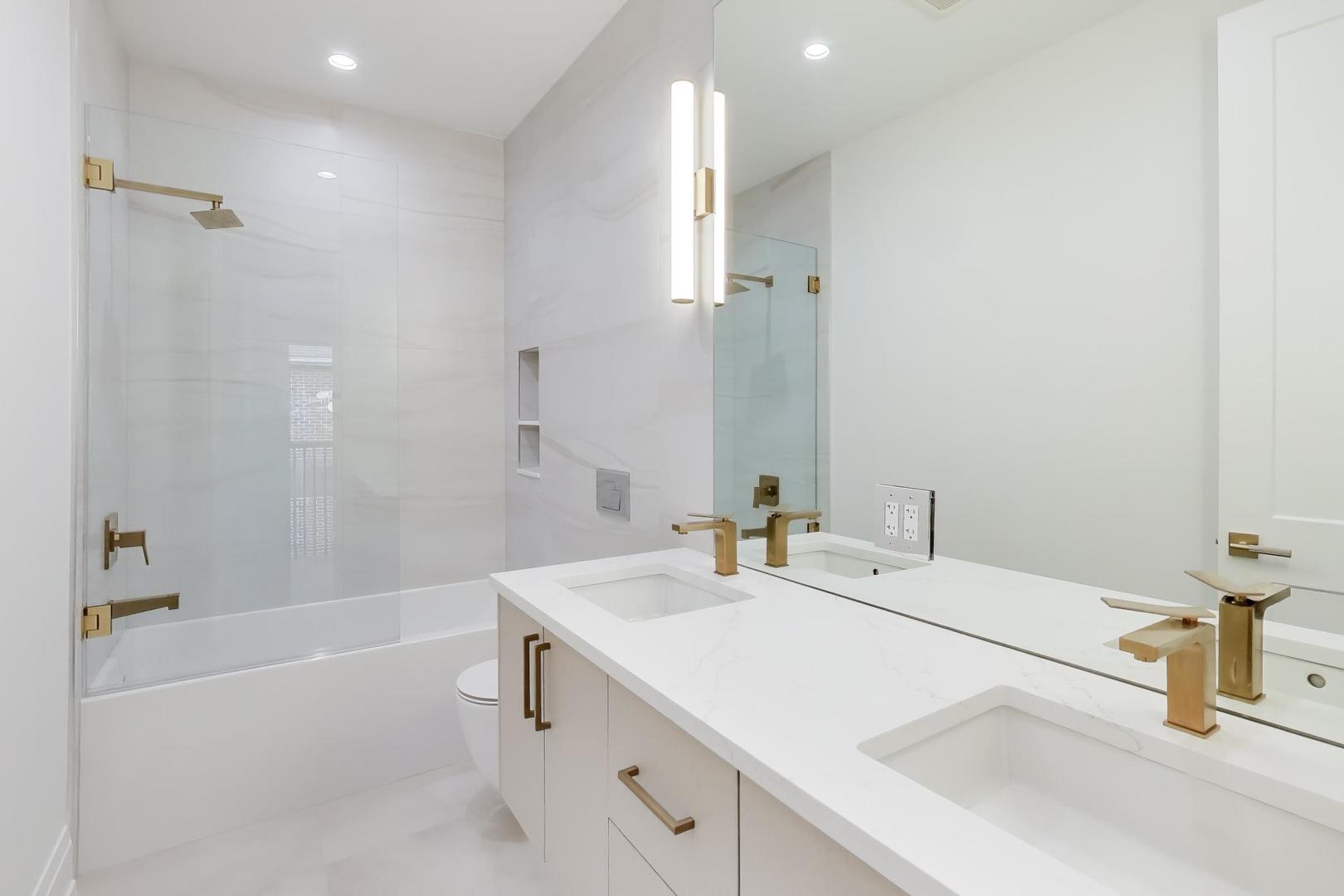 1234 S Western Avenue, Park Ridge, IL 60068