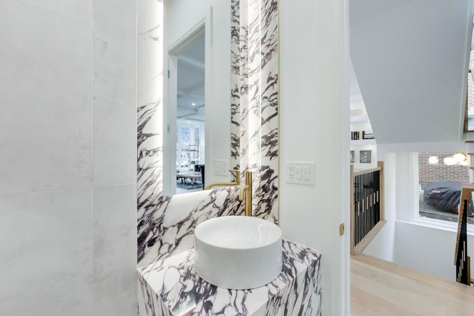 1234 S Western Avenue, Park Ridge, IL 60068