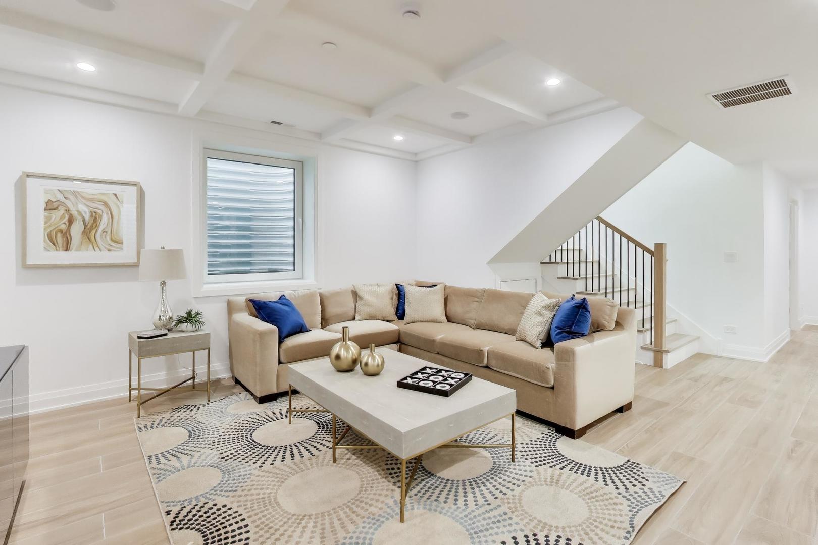 1234 S Western Avenue, Park Ridge, IL 60068