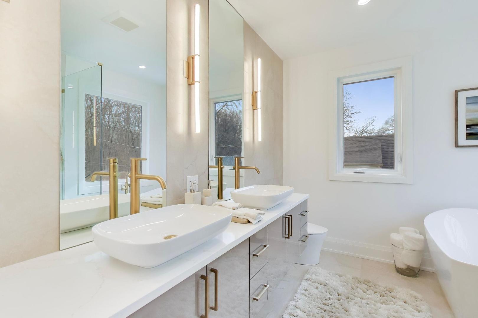 1234 S Western Avenue, Park Ridge, IL 60068