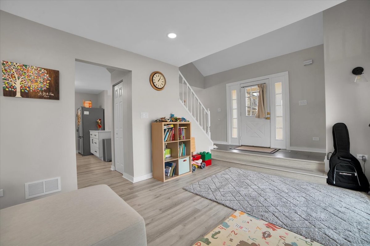 2664 College Hill Circle #381, Schaumburg, IL 60173