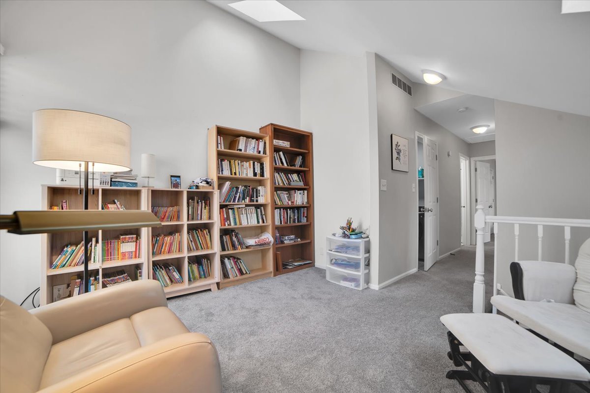 2664 College Hill Circle #381, Schaumburg, IL 60173