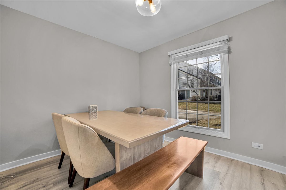 2664 College Hill Circle #381, Schaumburg, IL 60173