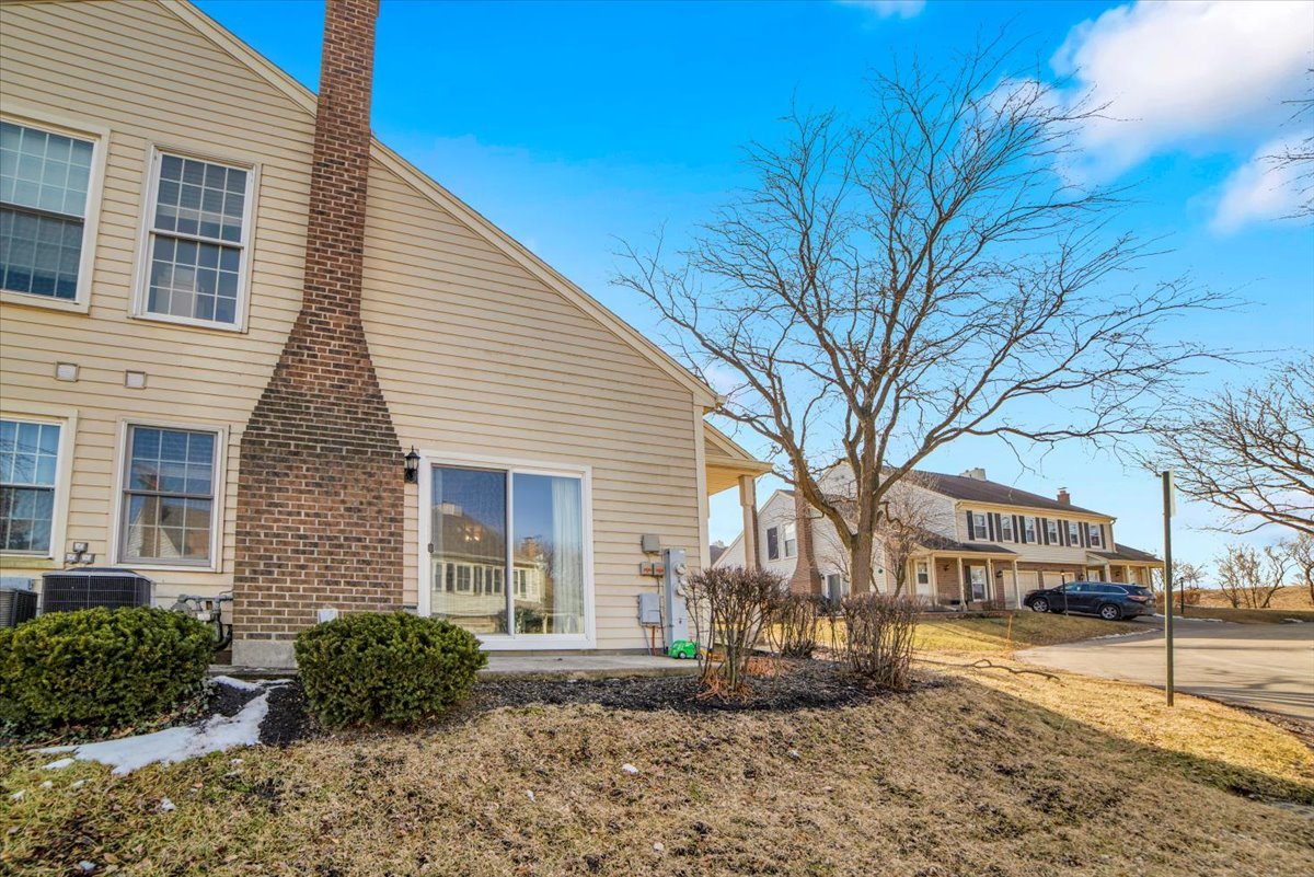 2664 College Hill Circle #381, Schaumburg, IL 60173