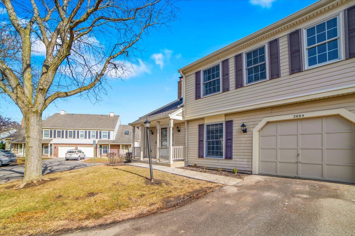 2664 College Hill Circle #381, Schaumburg, IL 60173