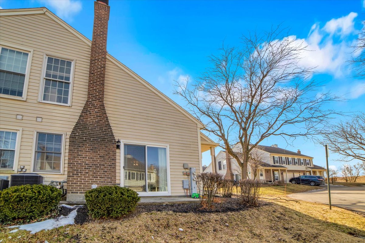 2664 College Hill Circle #381, Schaumburg, IL 60173