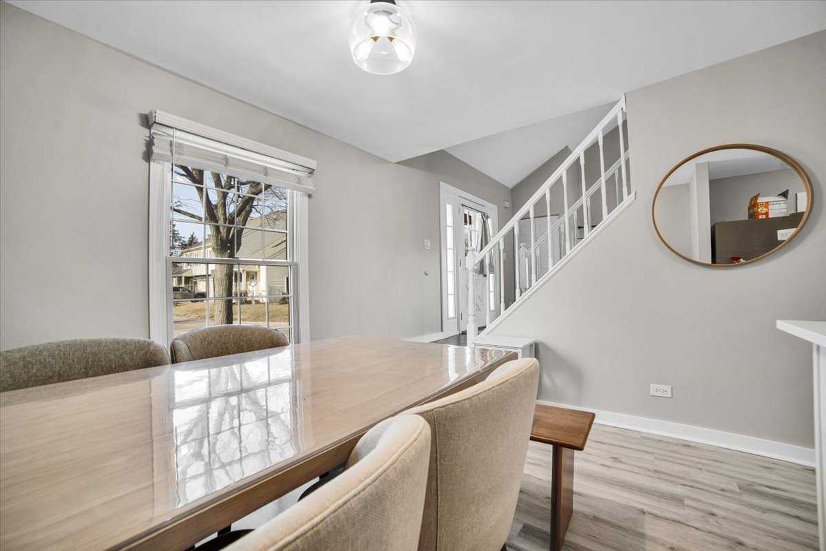 2664 College Hill Circle #381, Schaumburg, IL 60173