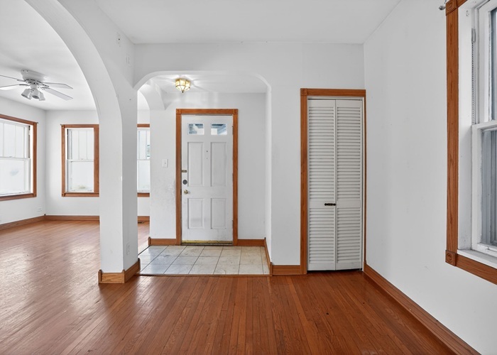 5653 W Leland Avenue, Chicago, IL 60630