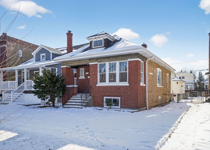 5653 W Leland Avenue, Chicago, IL 60630