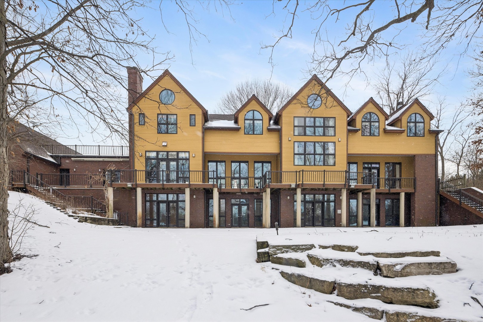 8425 Hickory Court, Burr Ridge, IL 60527