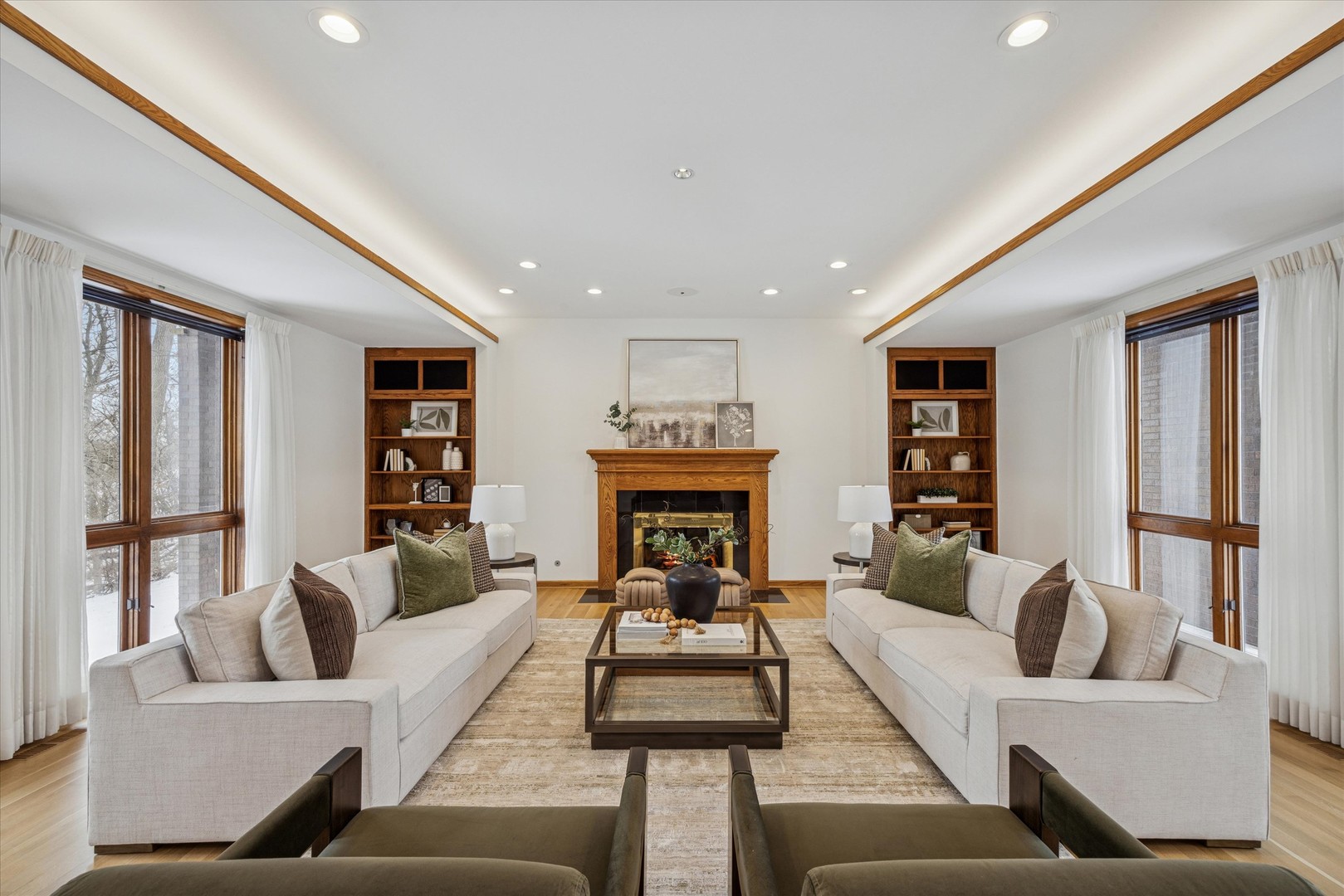 8425 Hickory Court, Burr Ridge, IL 60527