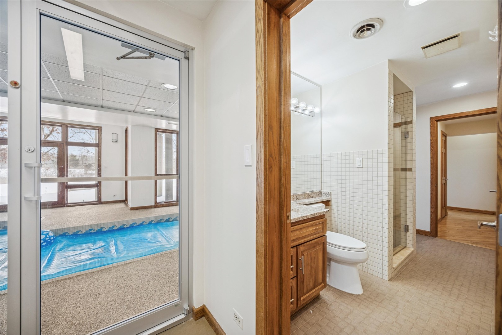 8425 Hickory Court, Burr Ridge, IL 60527