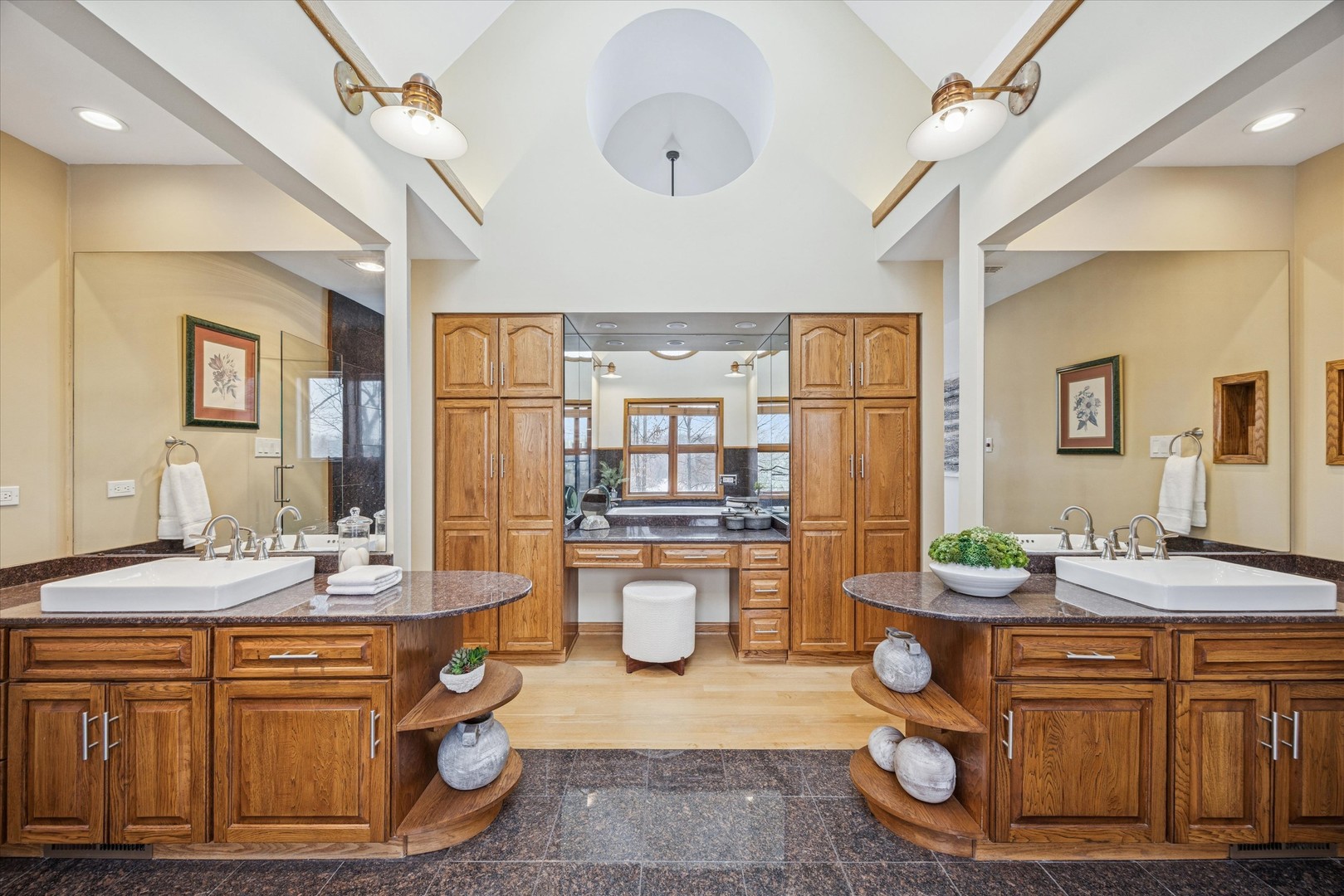 8425 Hickory Court, Burr Ridge, IL 60527